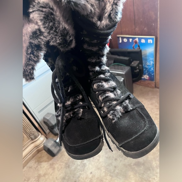 Women Skechers boots 😍 - Picture 4 of 11